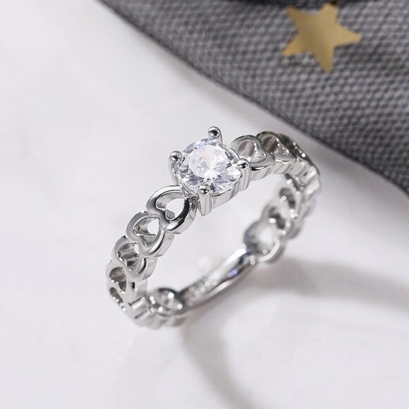 💍Lovely Anillos Hollow Heart Round Cut Moissanite Eternity Ring for Women, K770 - Picture 9 of 10